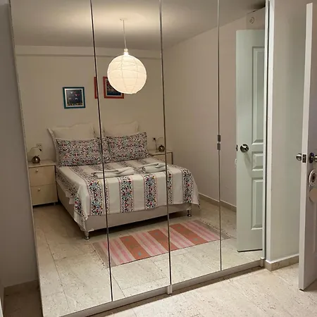 Smart Aparts Apartment *